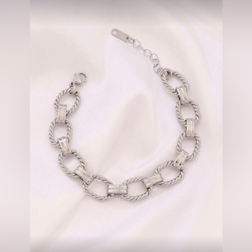 Silver Tone Chain Bracelet - Picture 3 of 4